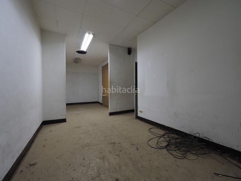 Foto 3fa2a371-1eb3-46bc-a3a9-5811b92bbe64. Edificio in Olot
