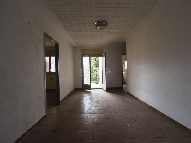 Foto 8b8b3f8e-9d6d-4bd7-97e5-8e5c8ede06e6. Edificio in Olot