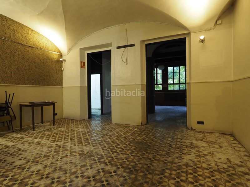 Foto 8fb8b8f5-43d4-4a12-ba55-3f9476cfdad4. Edificio in Olot