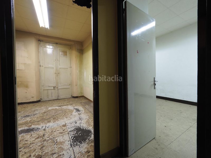 Foto a31a1694-d569-43a3-a098-d4edf5cfcbca. Edificio in Olot