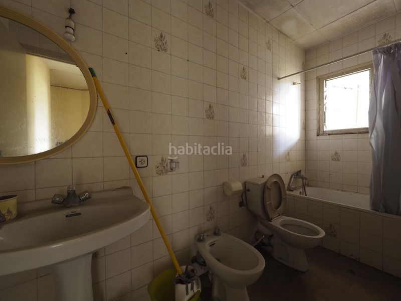 Foto b447f614-7f8b-47d8-ab01-beed753f32ed. Edificio in Olot