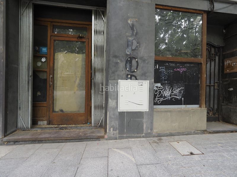 Foto b76cfcb0-3f47-4577-bd6c-5a8c94dbb93d. Edificio in Olot