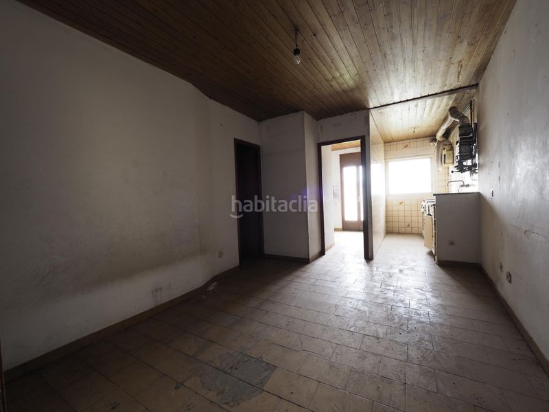 Foto c4d9918f-85a4-4434-8033-d2e9a29b7d8f. Edificio in Olot
