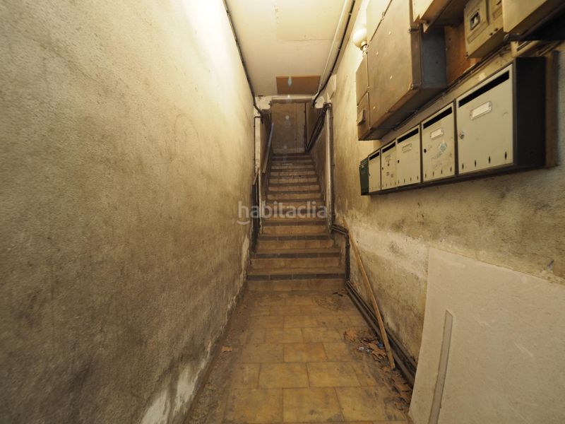Foto d2a16adb-ba18-493a-8451-b36ae770479d. Edificio in Olot