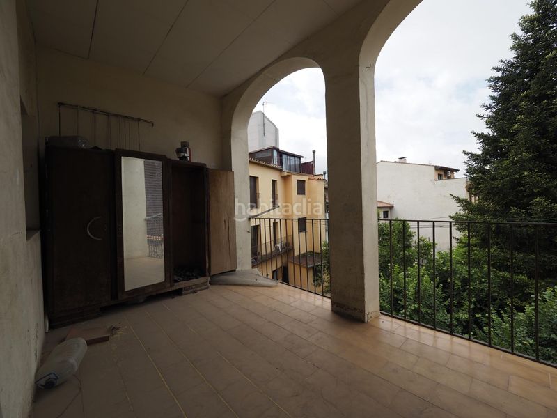 Foto f295af65-f140-40a5-9404-fd1dd3541bb4. Edificio in Olot