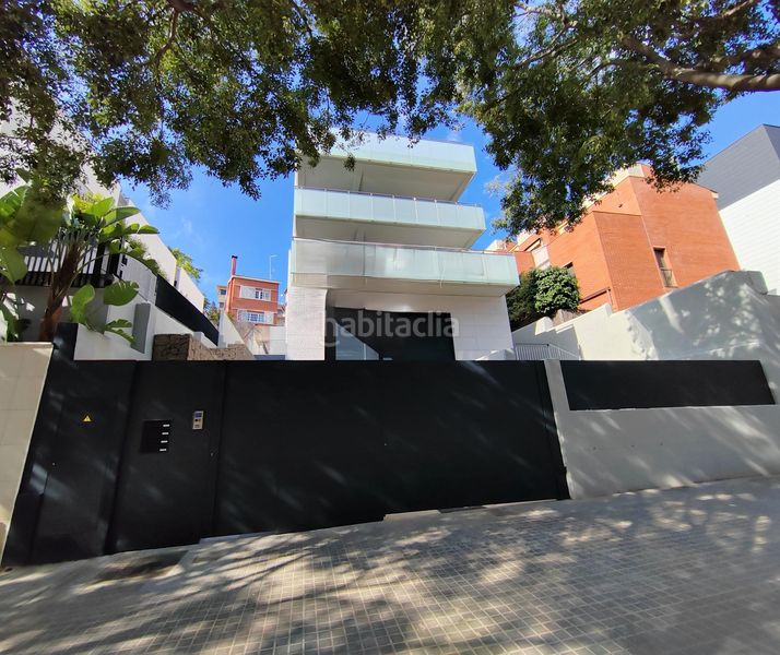 Foto eb015a23-3017-4e43-91de-b9b068f23130. Piso en passeig maragall 291 piso con piscina privada de 171 m2 52 m2 de superficie exterior y 119m2 construidos. en Barcelona