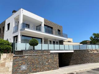 Xalet  Carrer mestre d'aixa. Moderna villa con vistas panormicas al mar en sagar
