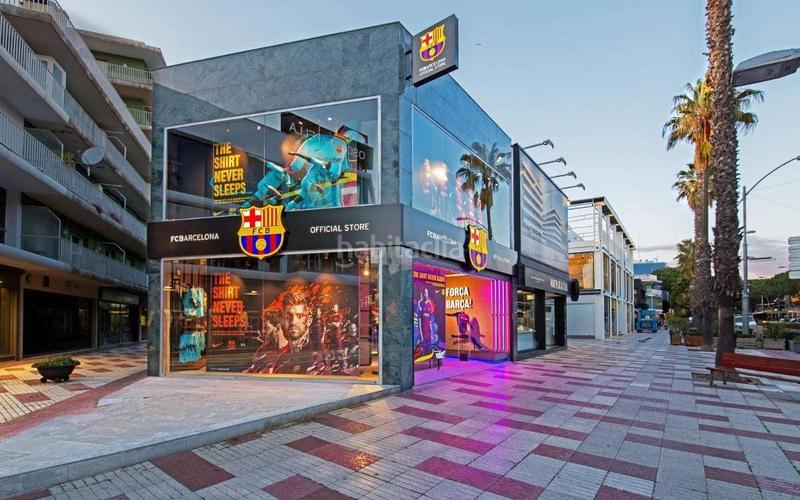 Foto 3e2df10b-1ed5-4d21-9ae4-d2685cd1e862. Alquiler local comercial alquiler de local en las galerías neptuno de platja daro en Platja d´Aro