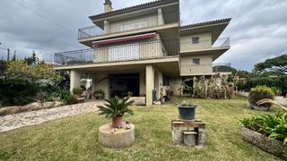 Chalet  Sant narcis. Exclusivo chalet en el centro de playa de aro  espacio, confort