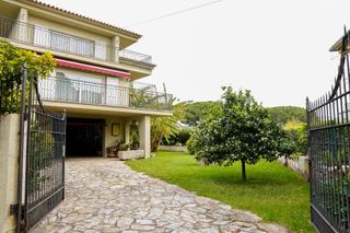 Chalet  Sant narcis. Exclusivo chalet en el centro de playa de aro  espacio, confort