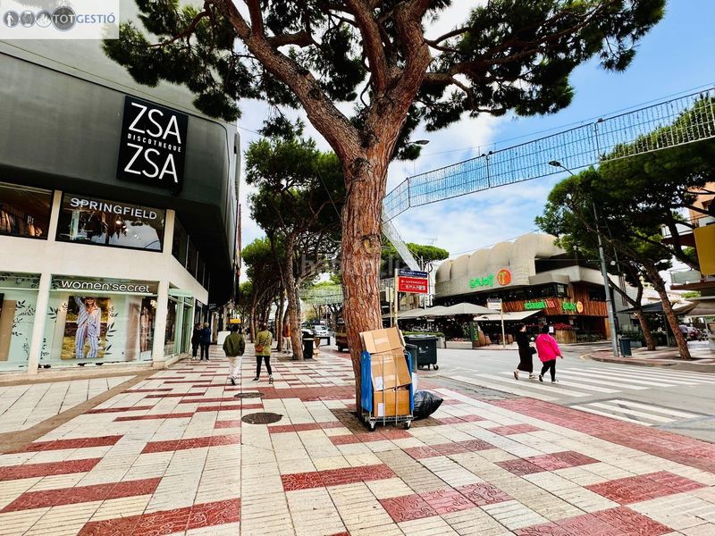 Foto beff6d9e-4185-4ed8-b820-1414cb36ebab. Lloguer local comercial a Centre-Platja Platja d´Aro
