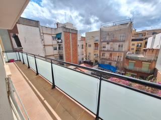 Etagenwohnung in Carrer de vèlia 83. Piso a 100 mts corte ingles can dragó