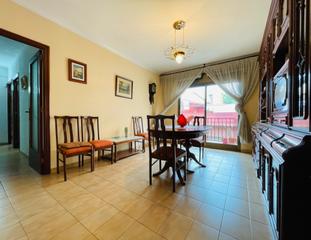 Flat  Carrer de ramoneda. Piso 4 hab bien comunicado