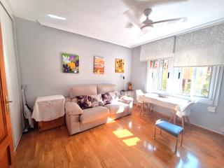 Etagenwohnung in La Marina del Port. Oportunidad piso luminoso altos hornos