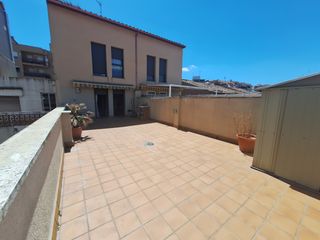 Pis  Carrer carretera de barcelona. Piso seminuevo con terraza de 45 m2