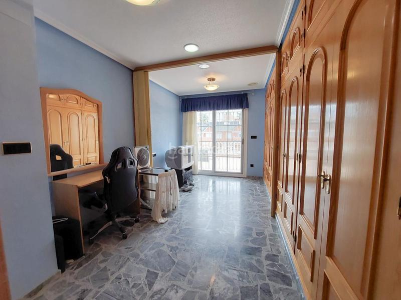 Foto 170a8084-8f94-4131-ba58-0b55fe0a3b33. Maison avec parking dans Ciutat Jardí - Torreta Verdí Elche / Elx