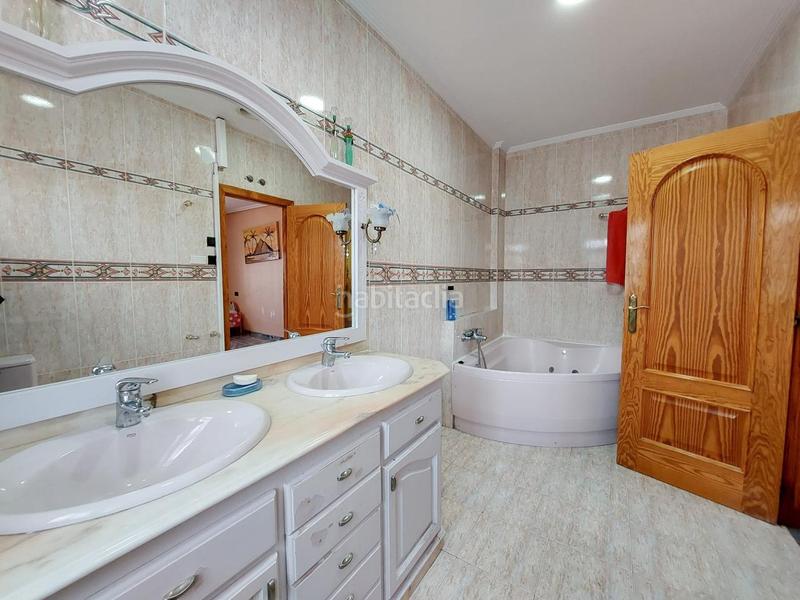 Foto 219d754a-ef77-4aea-89a1-127d7eb60bf6. Maison avec parking dans Ciutat Jardí - Torreta Verdí Elche / Elx