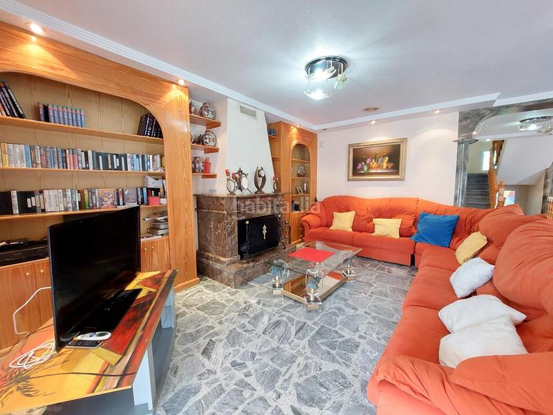 Foto 5ef57fae-ac15-46fd-adaa-6d449e399f1d. Maison avec parking dans Ciutat Jardí - Torreta Verdí Elche / Elx