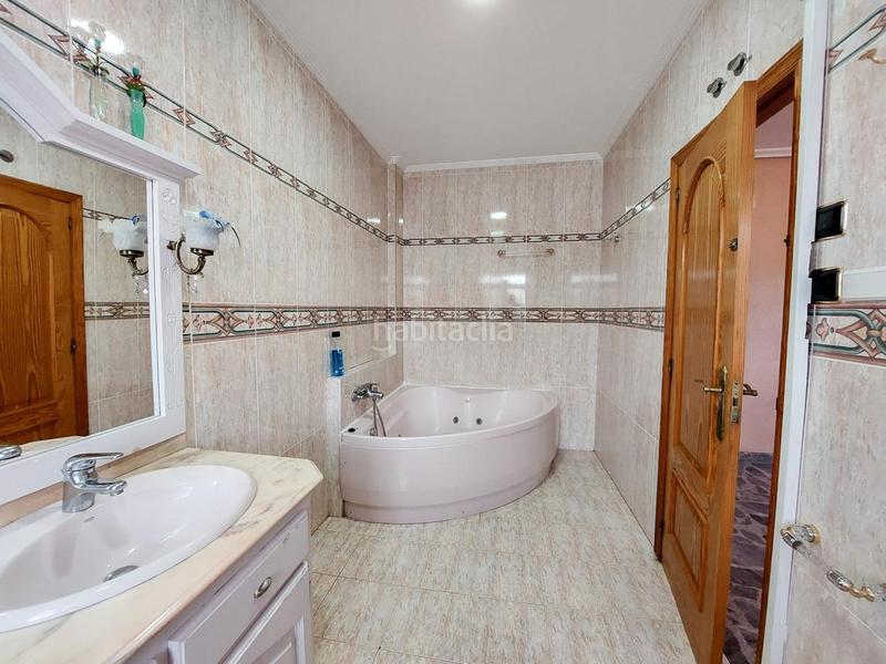 Foto a69a8a22-6b97-4bc8-b39b-23ae64857b23. Maison avec parking dans Ciutat Jardí - Torreta Verdí Elche / Elx