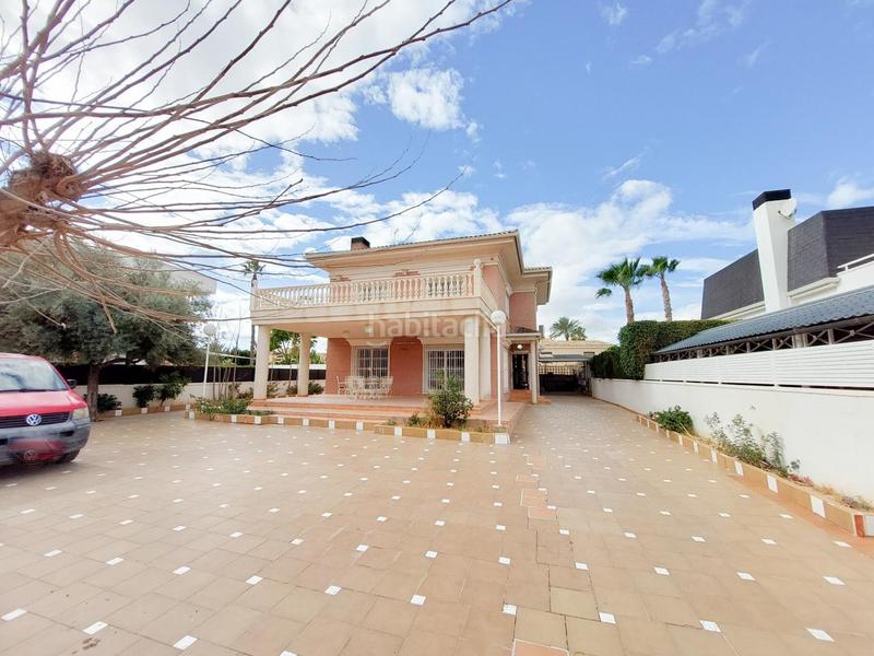 Foto b0fb5ad2-cb30-46bf-b736-ee9f39703a5f. Maison avec parking dans Ciutat Jardí - Torreta Verdí Elche / Elx