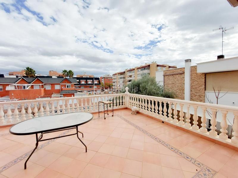 Foto f6586f6c-e8a8-4e0a-99cf-0a0304bcacaa. Maison avec parking dans Ciutat Jardí - Torreta Verdí Elche / Elx