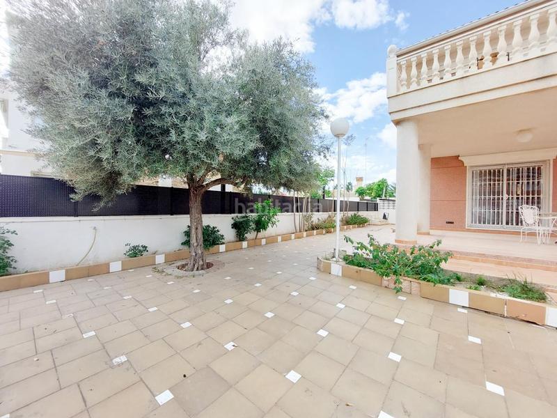 Foto fc484cf3-8444-4560-a24a-01c8bd1a1a4c. Maison avec parking dans Ciutat Jardí - Torreta Verdí Elche / Elx