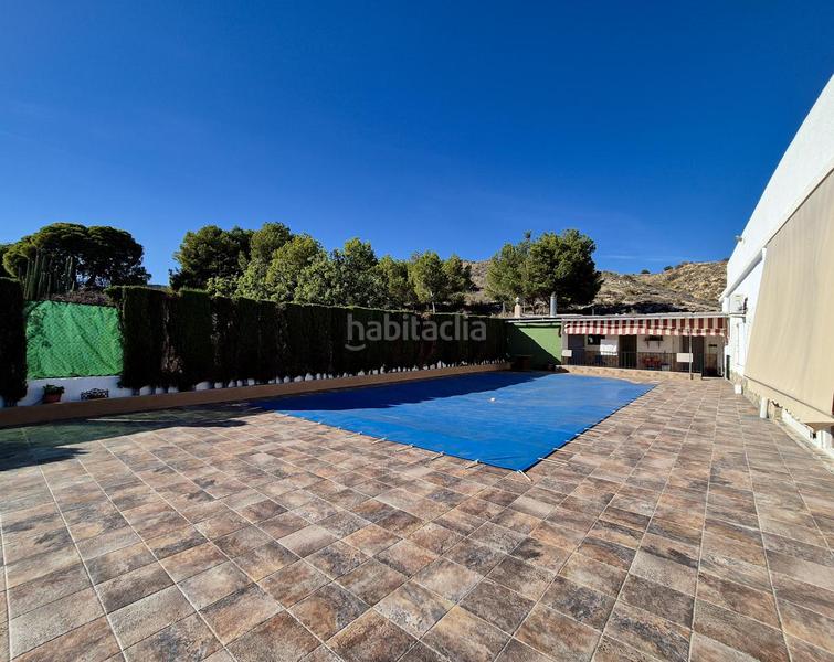 Foto 5163ec3e-dabd-4a94-b38d-c256ac680845. Casa encantador chalet en urbanizacion bonavista en Elche / Elx