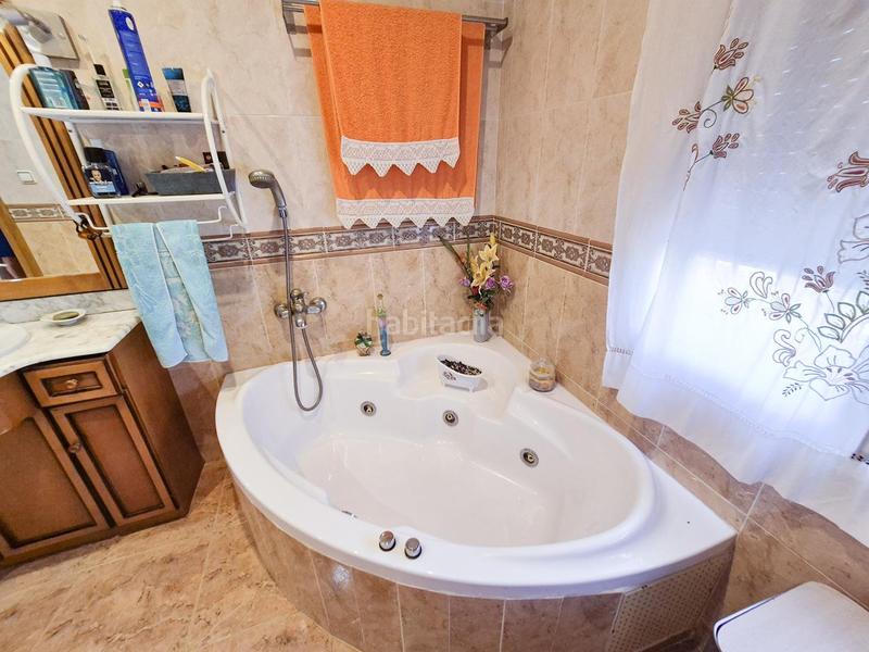 Foto aad39cc3-db02-46ef-a5ea-1ae8b4a6447e. Casa encantador chalet en urbanizacion bonavista en Elche / Elx