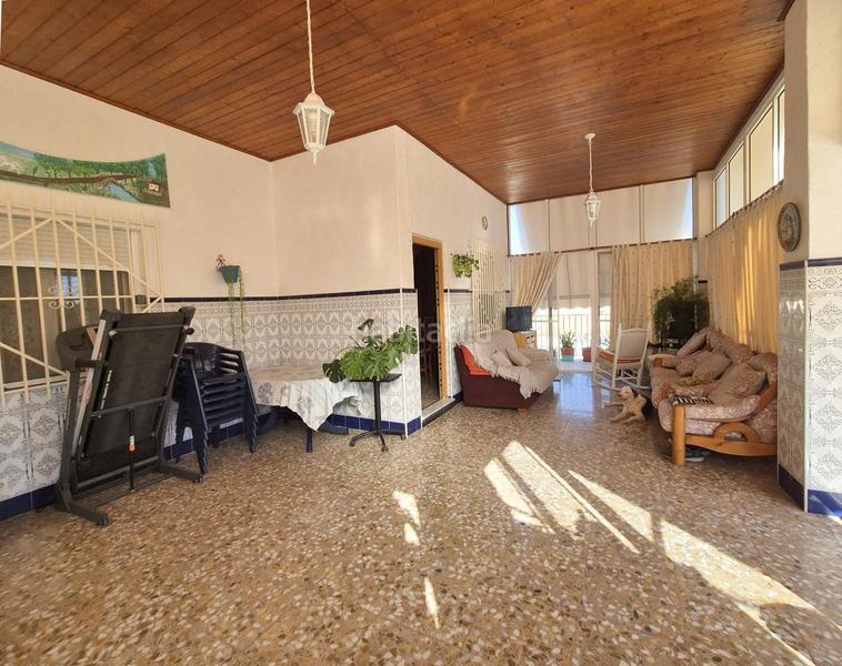 Foto ca302712-bb9d-40dd-a484-1b596dd40db8. Casa encantador chalet en urbanizacion bonavista en Elche / Elx