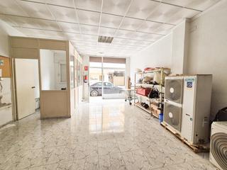 Locale commerciale  Carrer guillem santacilia. Oportunidad única en altabix local transformable en vivienda