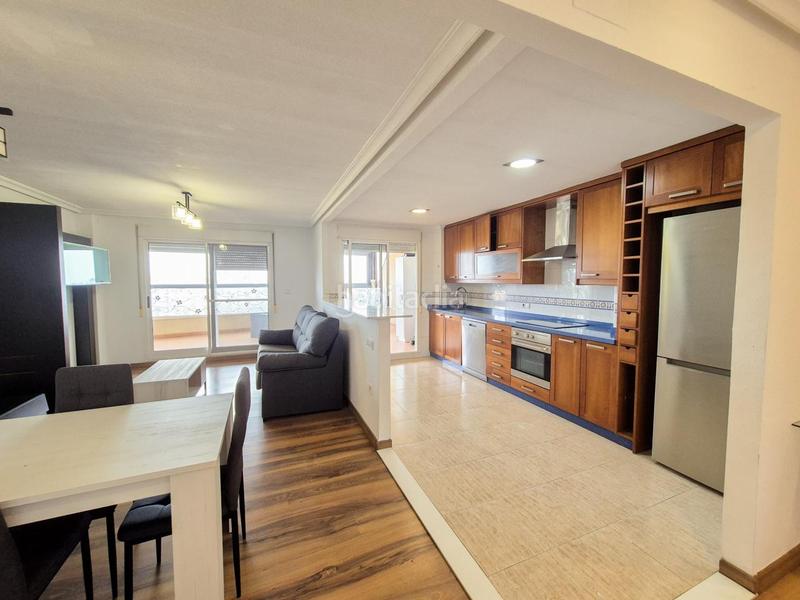 Foto 100a3eed-5503-442d-a0cd-5e7cfc78ece5. Location appartement avec parking dans El Travaló - Martínez Valero Elche / Elx