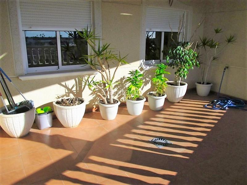 Foto 11940190-9cb1-48c1-9359-ef347db4ce93. Location appartement avec parking dans El Travaló - Martínez Valero Elche / Elx