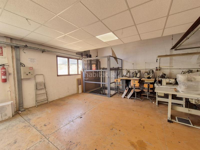 Foto b97e1da6-032b-4c6e-ac13-0eff7fe0f3af. Location bâtiment à usage industriel dans San Crispín Elche / Elx