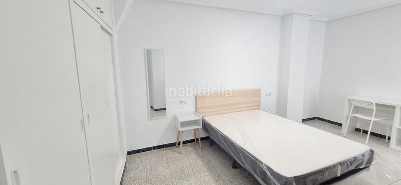 Foto 6514aa60-0fb1-4263-9108-2ee4e578fc98. Alquiler piso alquiler de habitaciones para estudiantes en vivienda reformada zona raval universidad ceu san pablo en Elche / Elx