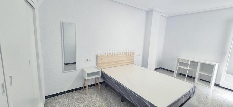 Foto 8da9c705-dad4-4479-b644-75fb6f77d27c. Alquiler piso alquiler de habitaciones para estudiantes en vivienda reformada zona raval universidad ceu san pablo en Elche / Elx