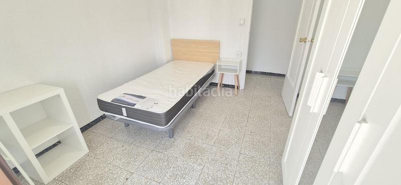 Foto c45a0096-ed4c-4928-bb16-b285a5613282. Alquiler piso alquiler de habitaciones para estudiantes en vivienda reformada zona raval universidad ceu san pablo en Elche / Elx