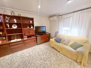 Pis a Plaza Crevillente - Antiguos Juzgados - El Asilo. Amplia vivienda en  con ascensor  115 m útiles