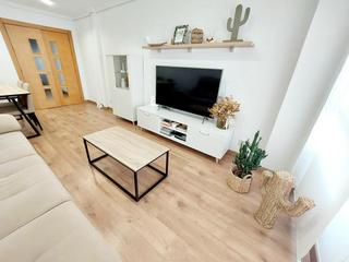 Pis a Reina Victoria - Miguel Hernández. Vivienda en venta en zona plaza de crevillente  reformada, lumin