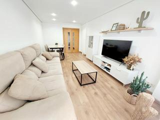 Pis a Reina Victoria - Miguel Hernández. Vivienda en venta en zona plaza de crevillente  reformada, lumin
