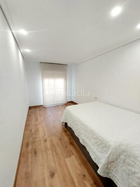 Foto 9e7a345d-1a7a-4b37-8dd2-1fc9e901cff5. Appartement dans Reina Victoria - Miguel Hernández Elche / Elx