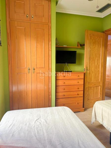 Foto e2fc2496-9589-4e3c-b637-97d5563ec8a4. Alquiler casa vivienda en alquiler en Gran Playa Santa Pola