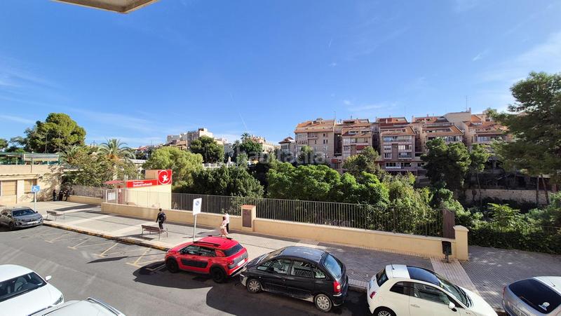 Foto b527cf71-1b1b-4fef-ba4a-a7aa3a785c6b. Lloguer local comercial a Reina Victoria - Miguel Hernández Elche / Elx