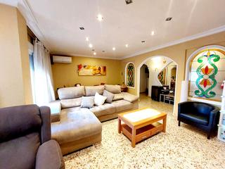 Piso en Plaza Crevillente - Antiguos Juzgados - El Asilo. Se vende amplio piso en zona el pla  plaza de crevillente