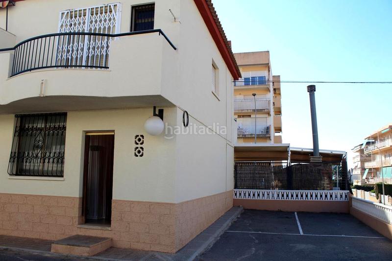 Foto 6c21a209-5d2e-4a5c-a552-399b80c43806. Alquiler casa 2 linea del mar zona santiago bernabeu en Santa Pola