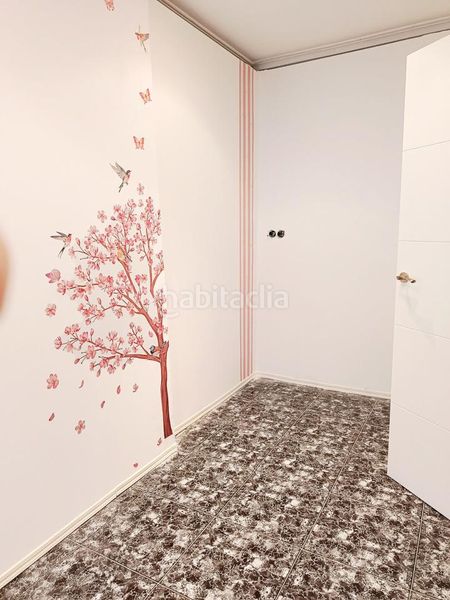 Foto b74df184-6d5b-49ce-8005-ed7817c0c9cf. Planta baixa a Centro Elda