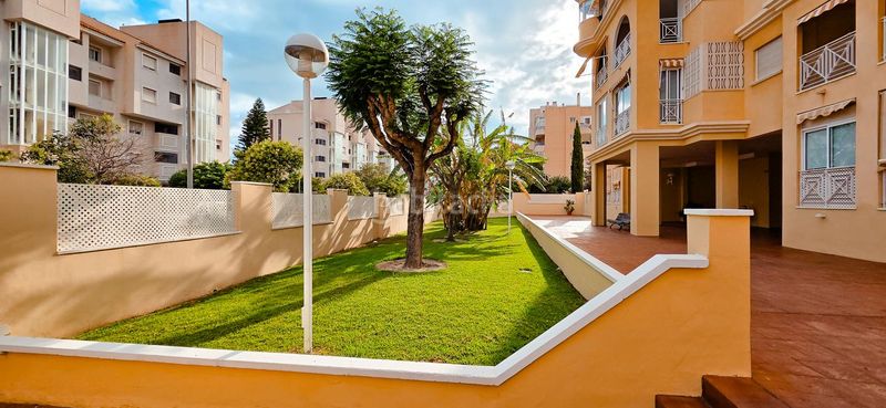 Foto d51e9c2f-e6af-4af3-b779-838d30799e4c. Rent flat with pool in Alicante golf Alicante