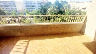 Location Appartement à Altabix. Amplia y luminosa vivienda en altabix. con vistas a parque desde