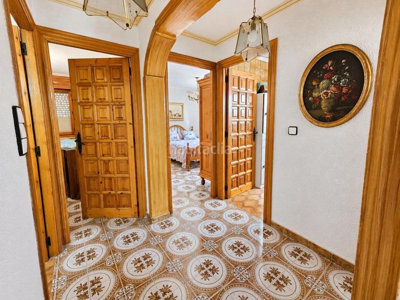 Foto fe18e548-cf08-45a7-907a-6a3a7c12bd42. Casa amb aparcament a Perleta - Maitino Elche / Elx