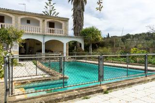 Country house in Prtol. Finca rstica y chalet en venta con 6 habitaciones y jardn en p
