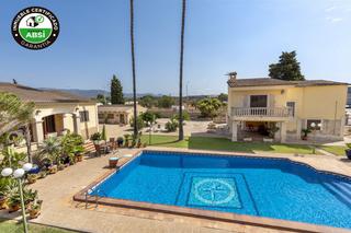 Xalet a Son Ramonell-Es Figueral. Tres casas independientes en venta con piscina, jardín y huerto
